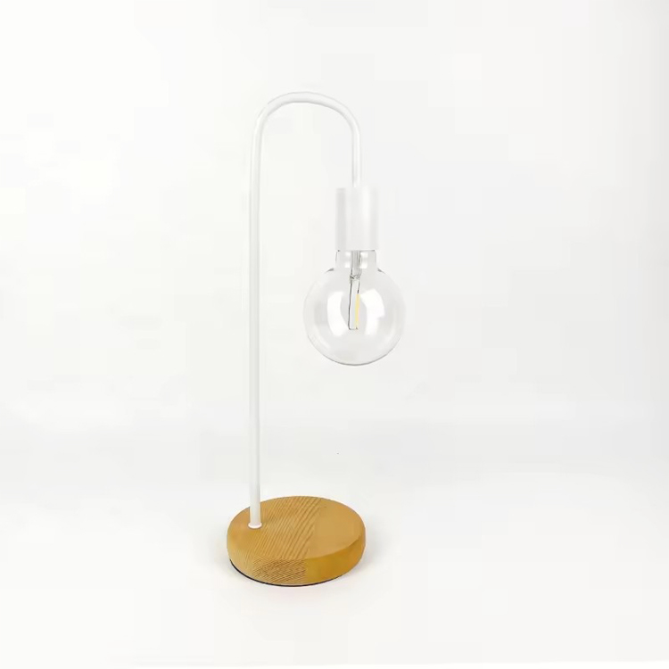 Eenvoudige moderne metalen ambachtelijke Home Decor Ball Bulb tafellamp